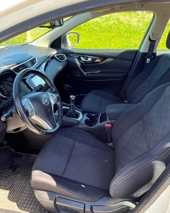 Nissan Qashqai cena 67900 przebieg: 132822, rok produkcji 2017 z Malbork małe 56